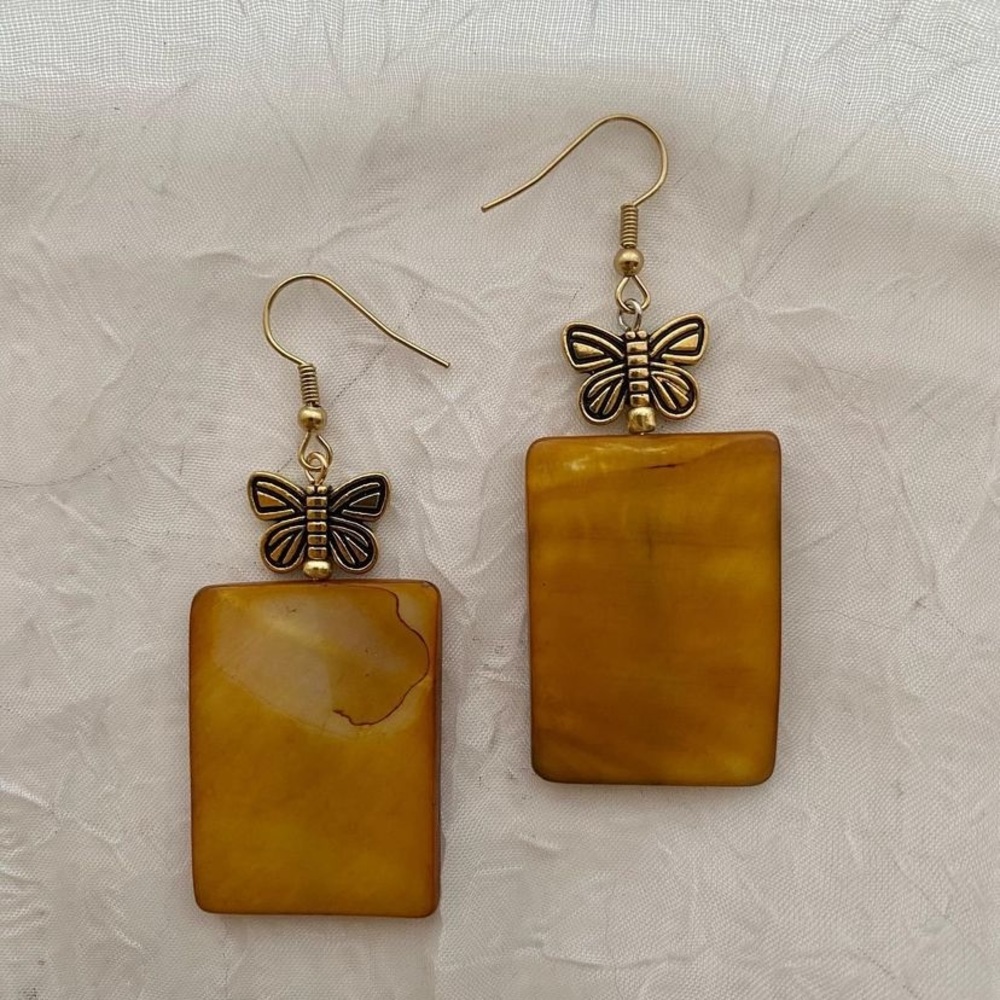Flashy butterfly earrings
